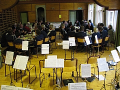 En god pause med kaffe og loddsalg...